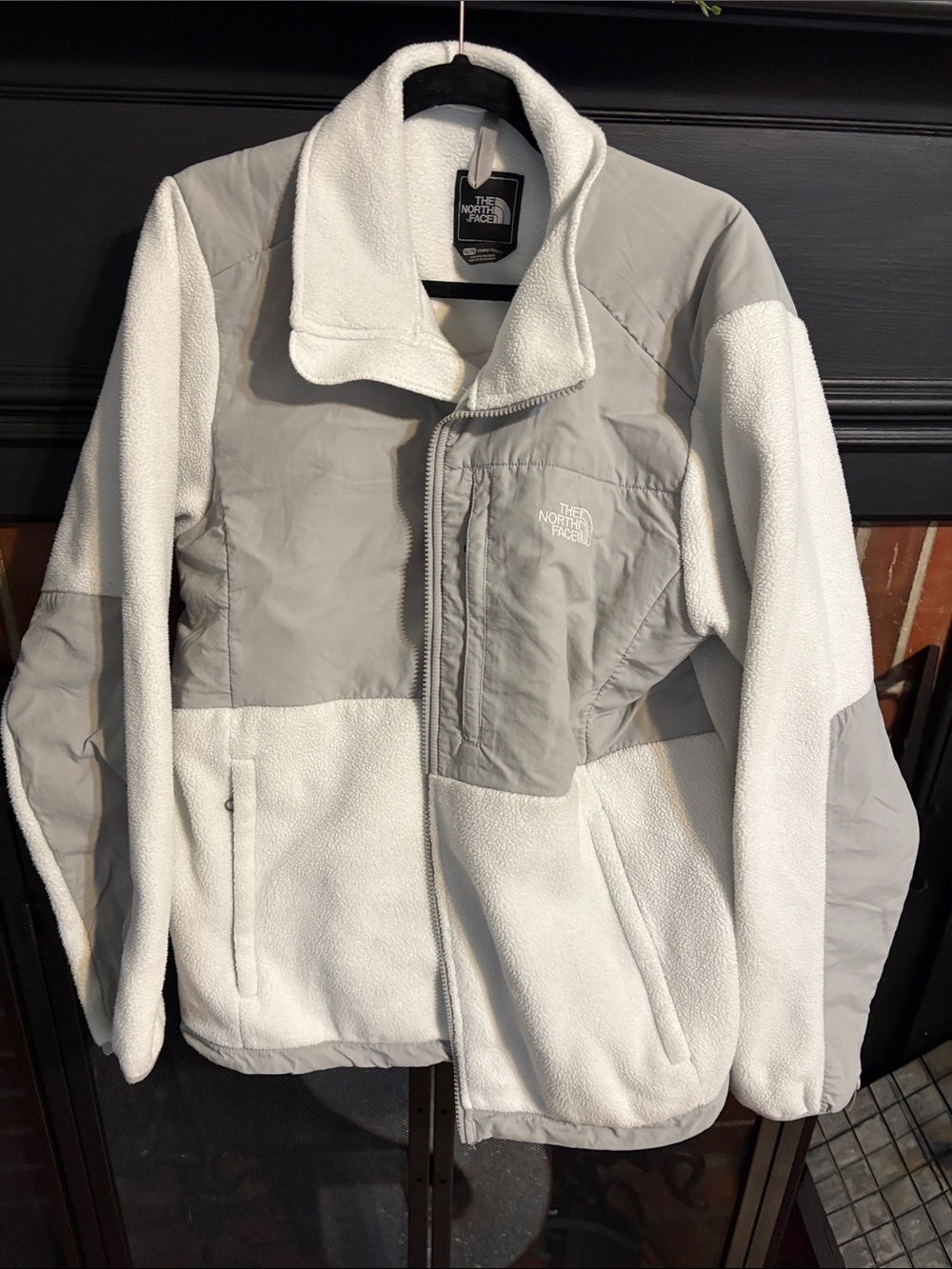 The North Face womens White and Light Gray Fleece Performance Jacket size xl
